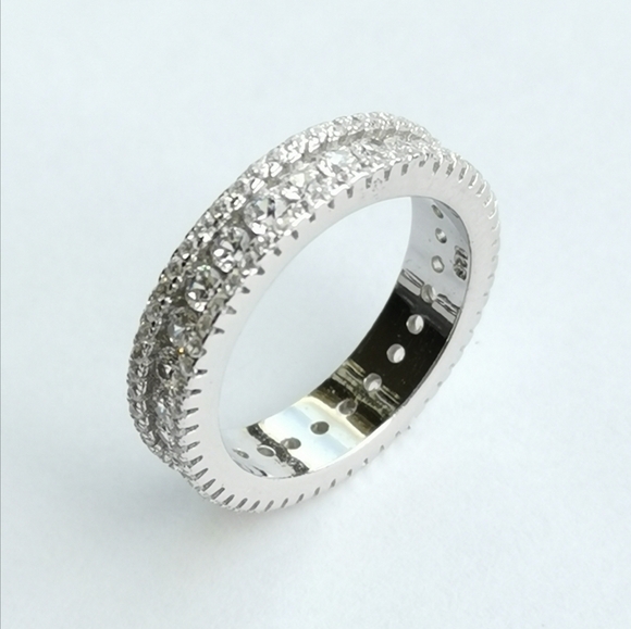 CZ eternity band ring size 8 in Sterling Silver 🆕 - Picture 5 of 6